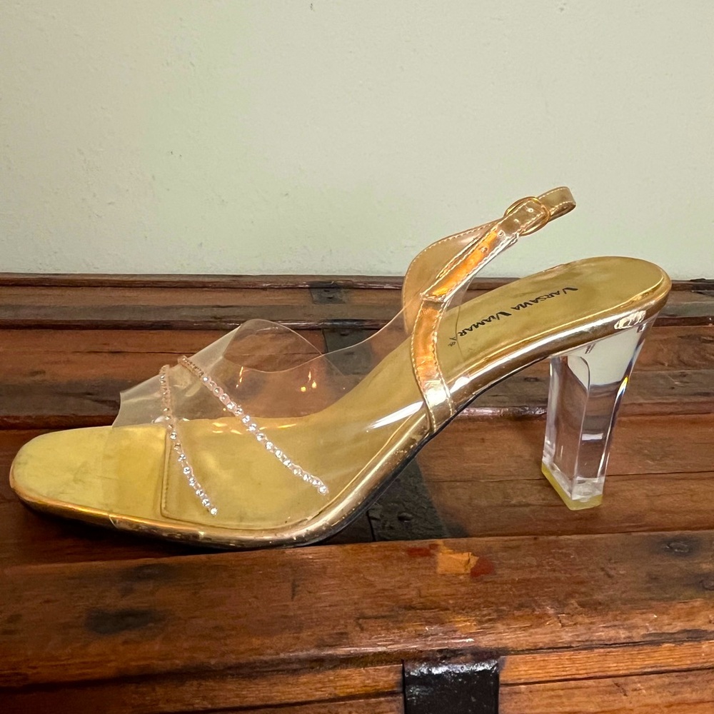 Vintage Varsavia Viamara 9M Clear With Crystals 3.75” chunk heels!